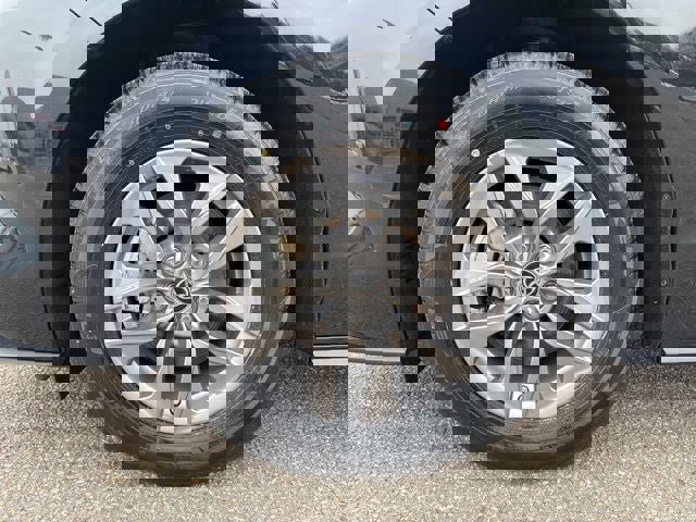 Certified 2024 Toyota Sienna XLE image 6