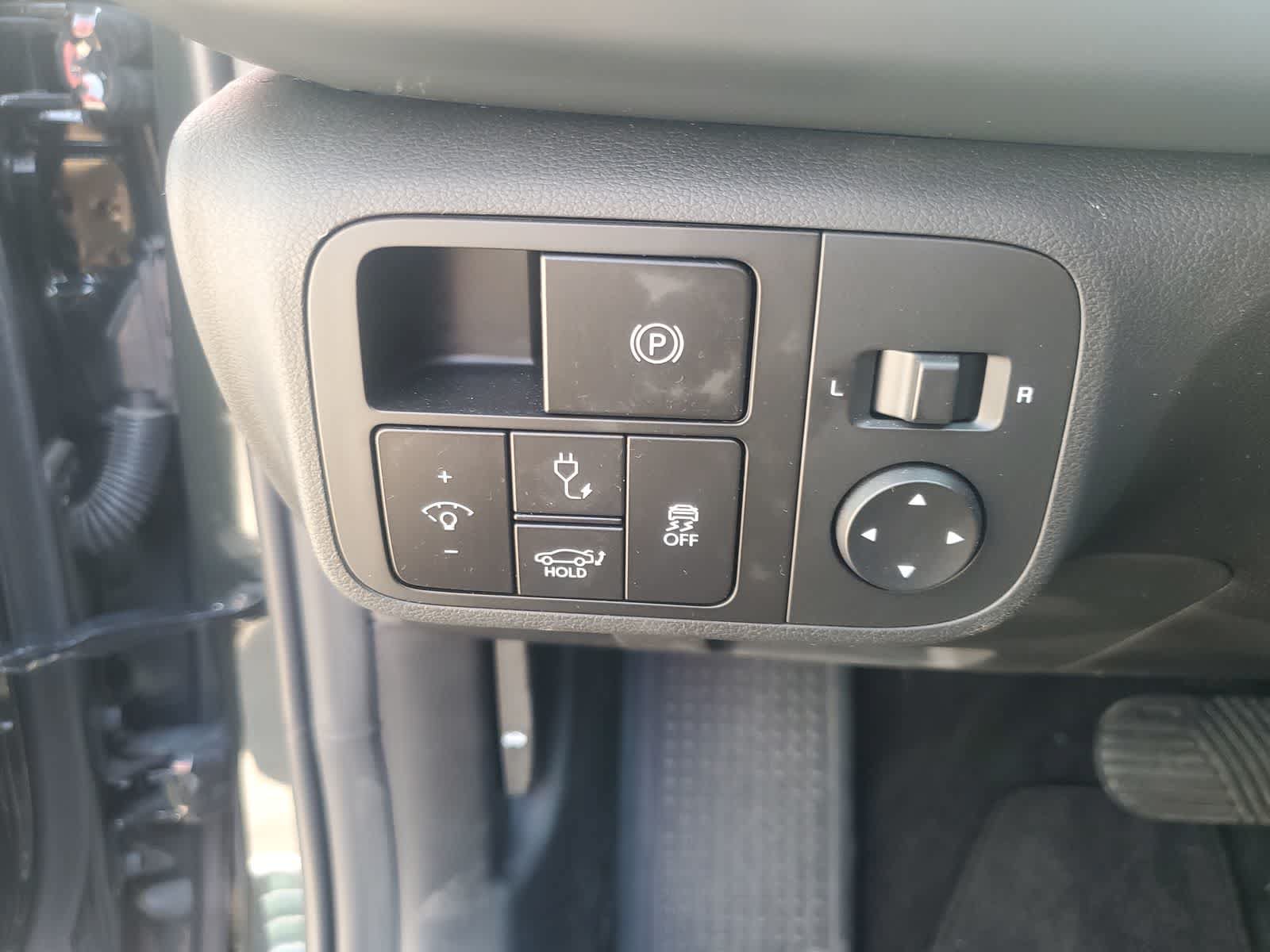 Used 2024 Hyundai Ioniq 6 SE RWD image 19