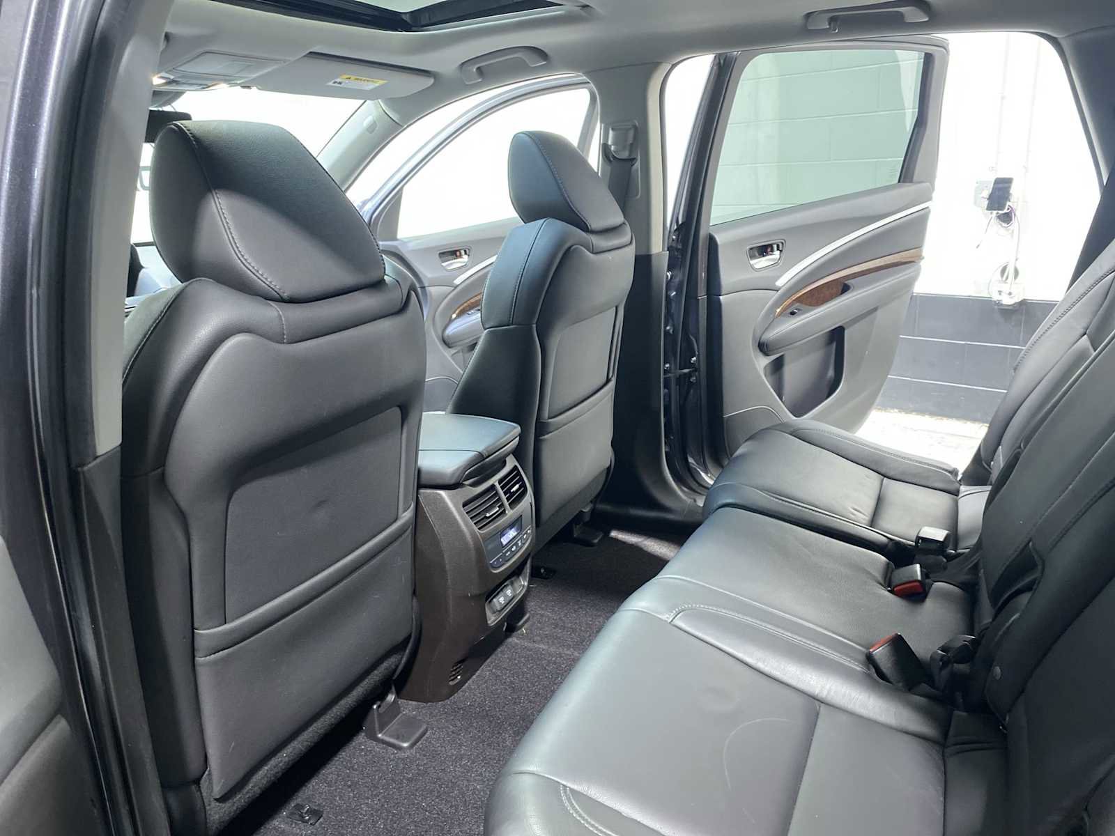 Used 2019 Acura MDX SH-AWD image 12