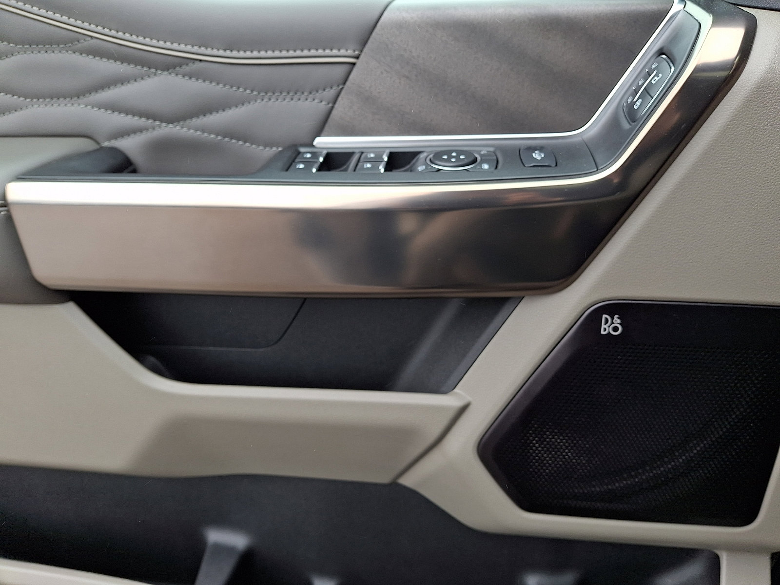 Certified 2025 Ford F350 Platinum w/ Platinum Plus Package image 20