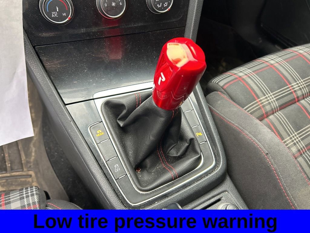 Used 2015 Volkswagen Golf 2.0T S image 10