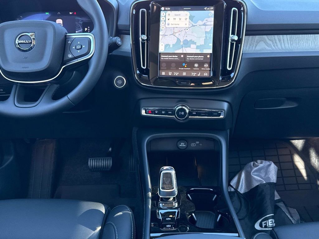 New 2026 Volvo XC40 B5 Ultra w/ Climate Package AWD/4WD image 14