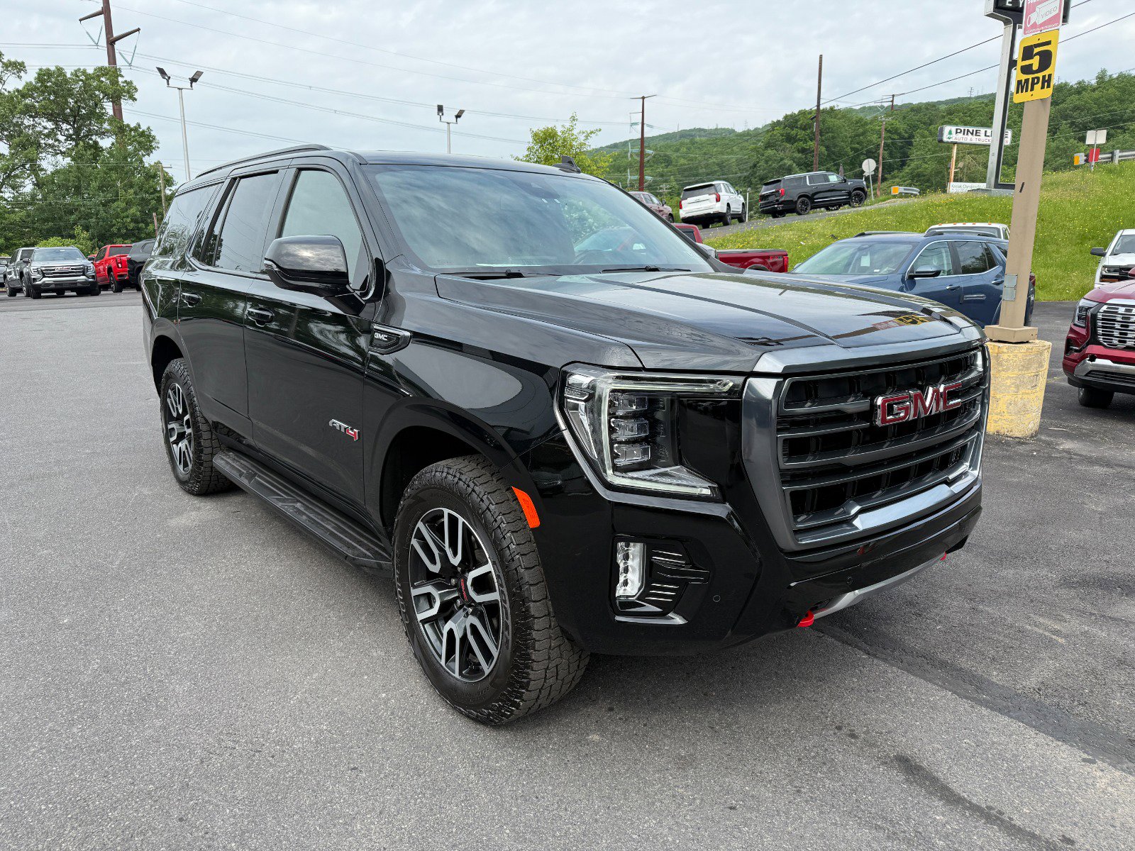 Used 2023 GMC Yukon AT4 image 7