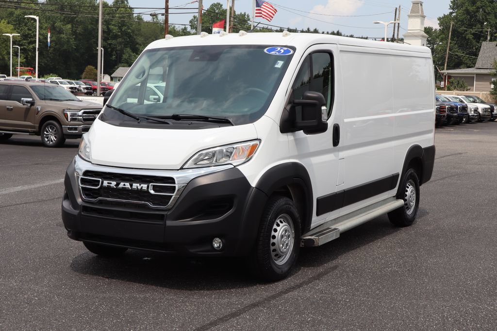 Used 2025 RAM ProMaster 2500 w/ U-Haul Equipment Group FWD image 13