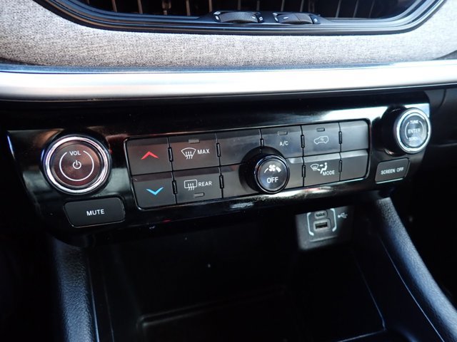 Used 2024 Jeep Compass Latitude AWD/4WD image 18