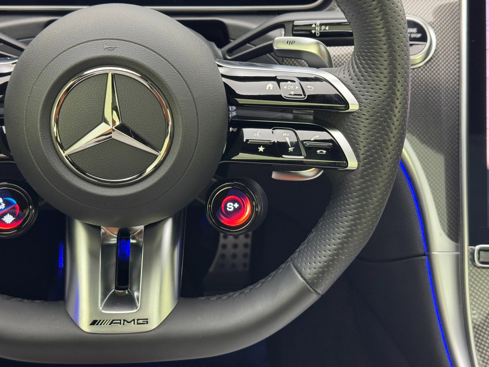 Used 2025 Mercedes-Benz C 63 AMG S w/ Pinnacle Trim Package image 23