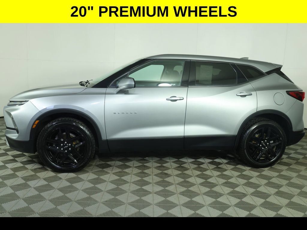 Used 2023 Chevrolet Blazer LT w/ Driver Confidence Package image 6