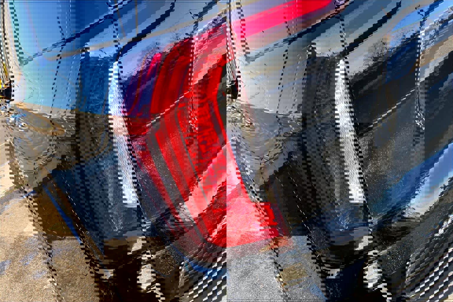 Used 2021 GMC Yukon SLT w/ SLT Luxury Plus Package image 24