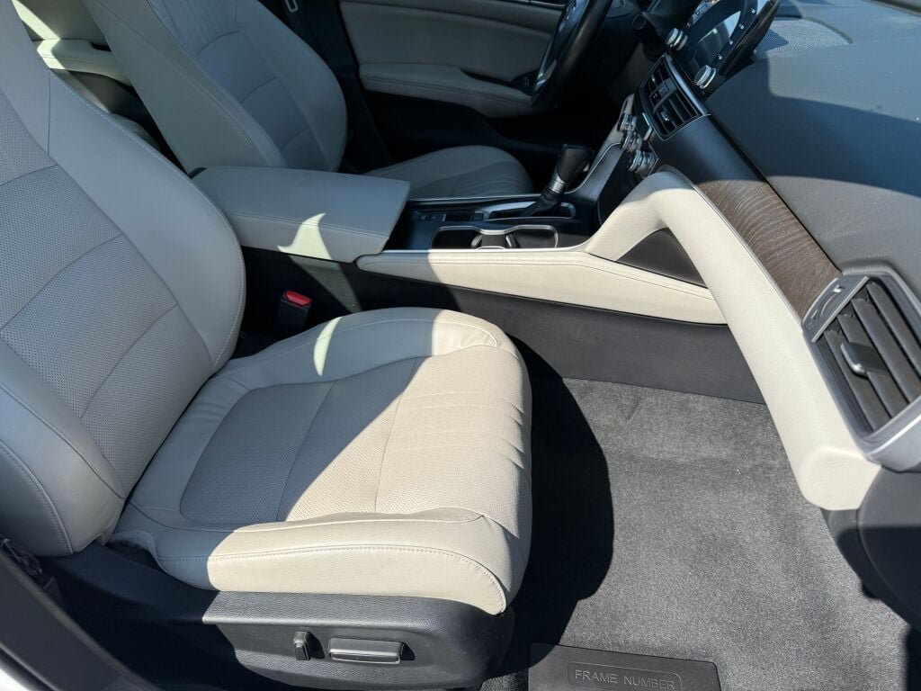 Used 2018 Honda Accord EX-L image 28