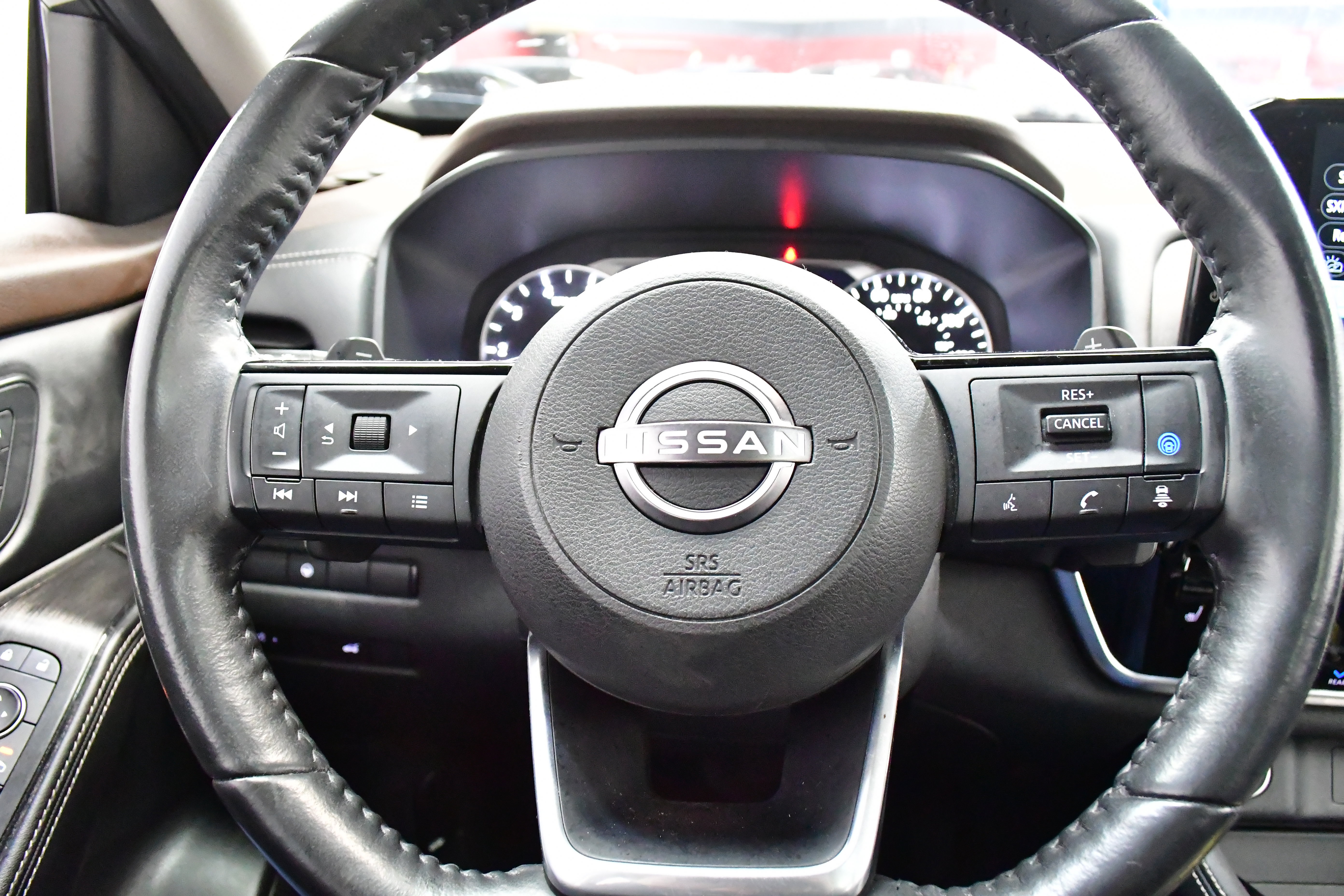 Used 2023 Nissan Rogue SL w/ SL Premium Package image 39