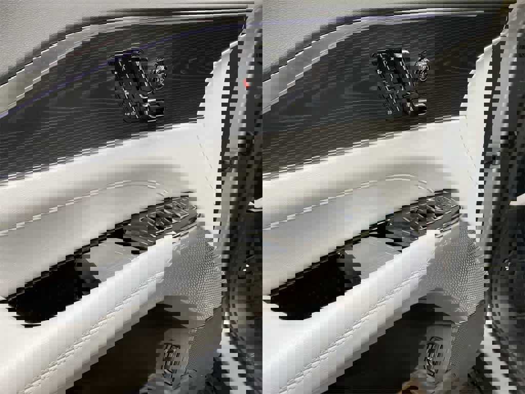 Certified 2025 Cadillac Lyriq Luxury image 15