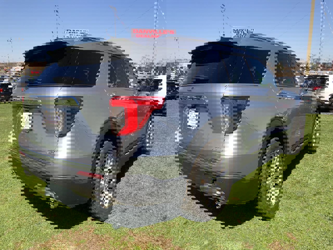 Used 2023 Ford Explorer Limited image 5