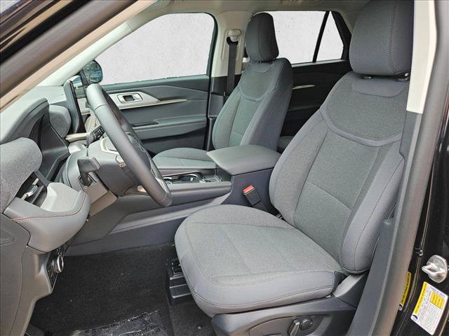 New 2026 Ford Explorer Active RWD image 4