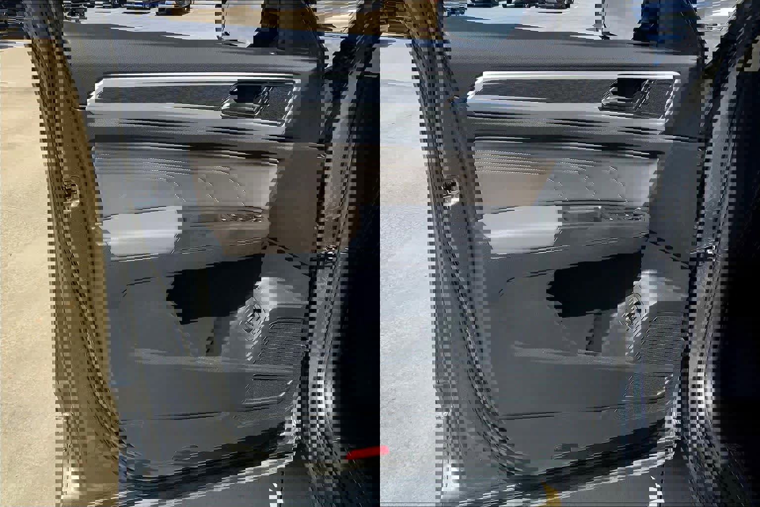 Used 2021 Volkswagen Atlas SE w/ Panoramic Sunroof Package image 25