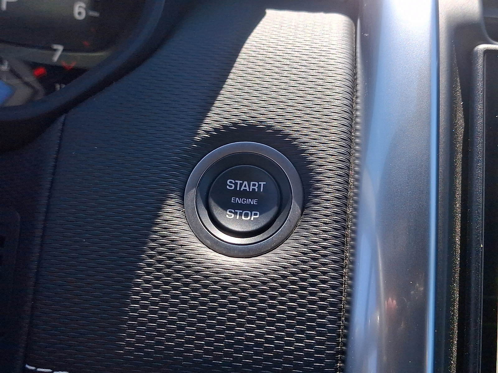 Used 2024 Land Rover Discovery Dynamic SE image 25