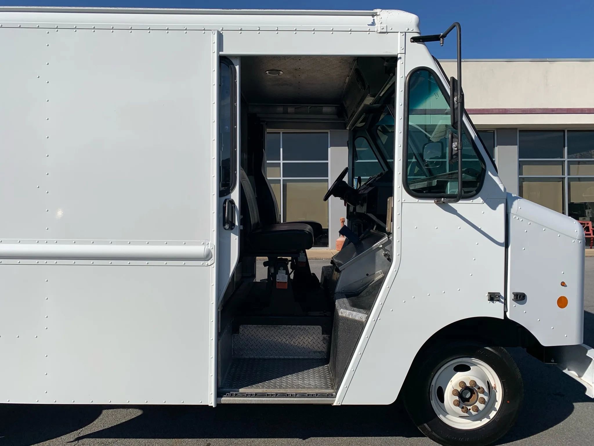 Used 2014 Ford E-350 and Econoline 350 XL w/ A/C Prep Package image 16