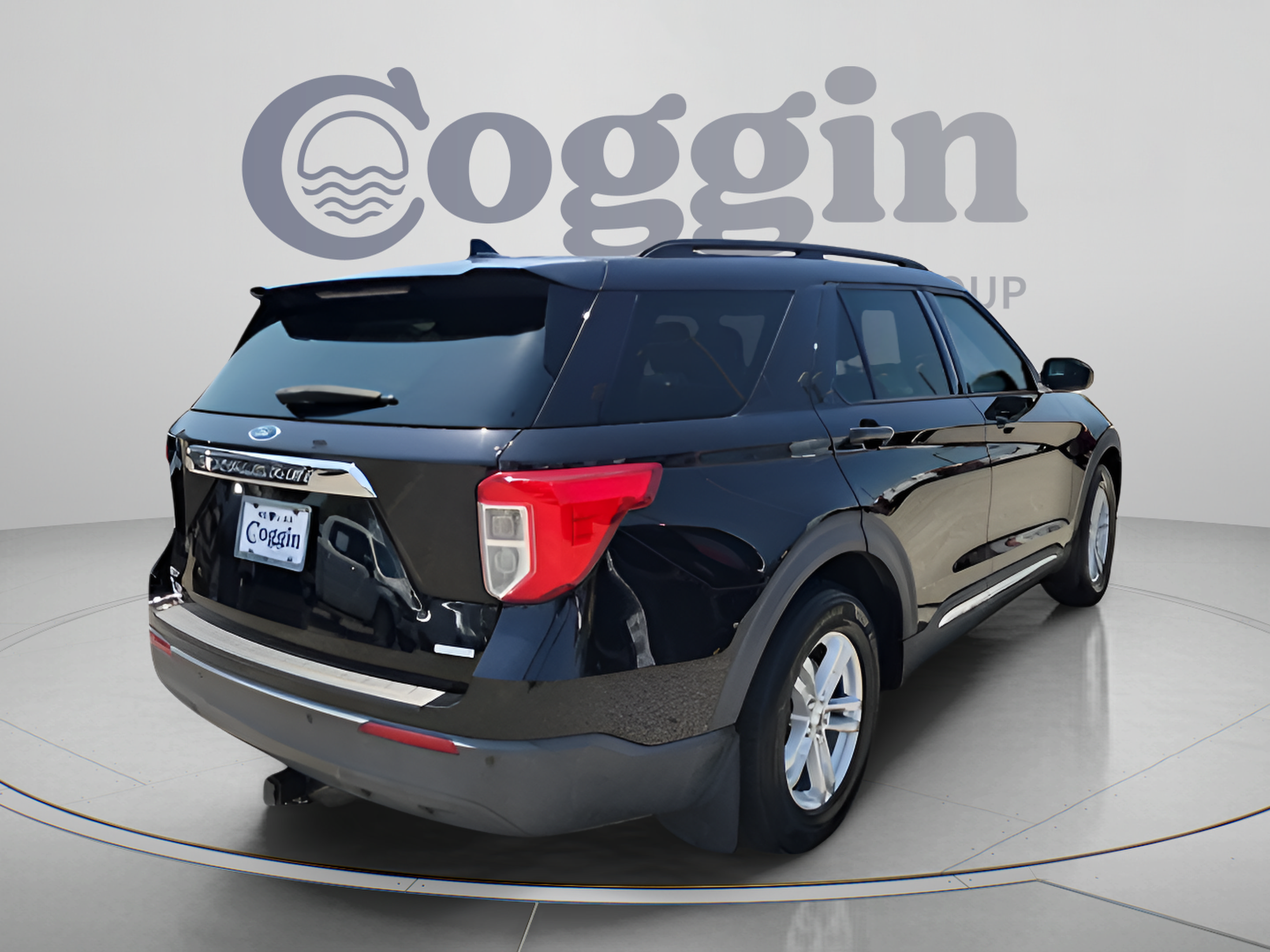 Used 2020 Ford Explorer XLT RWD image 3