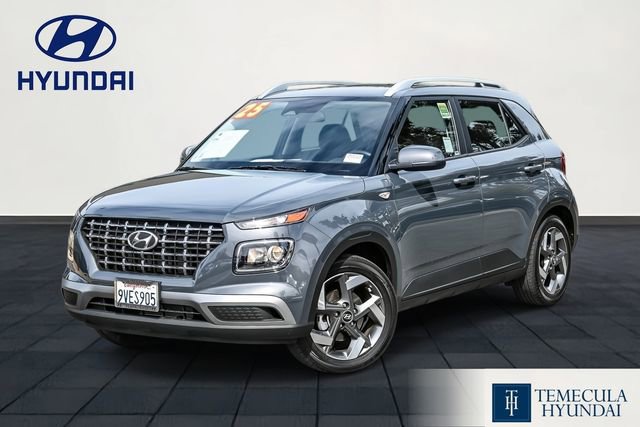 Certified 2025 Hyundai Venue SEL image 1