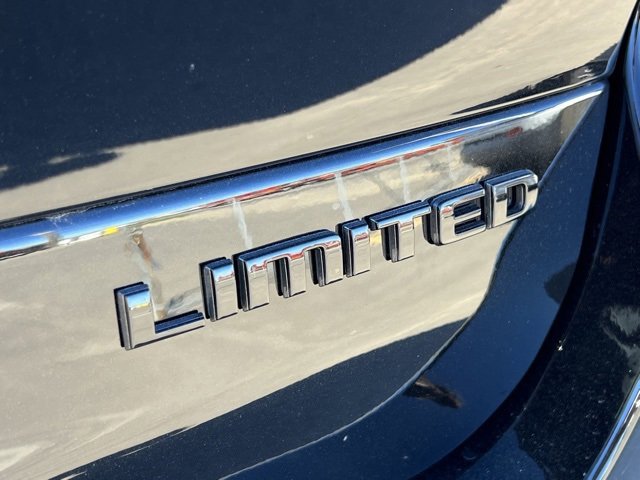 Used 2025 Jeep Grand Cherokee L Limited w/ Black Appearance Package image 6