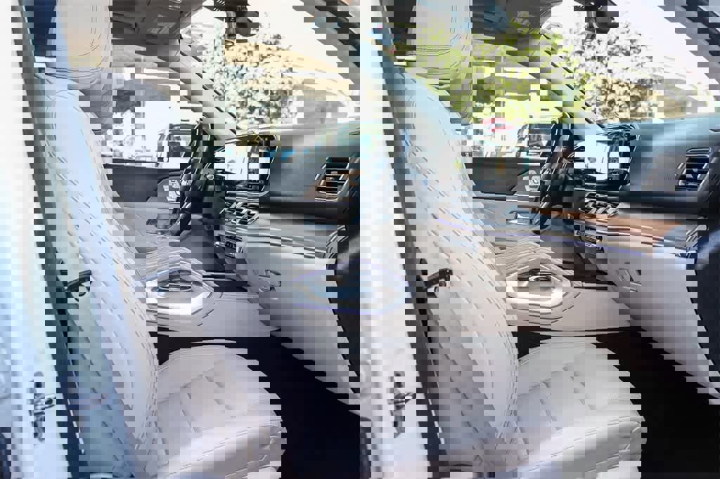 Used 2022 Mercedes-Benz GLE 350 4MATIC w/ Premium Package image 16