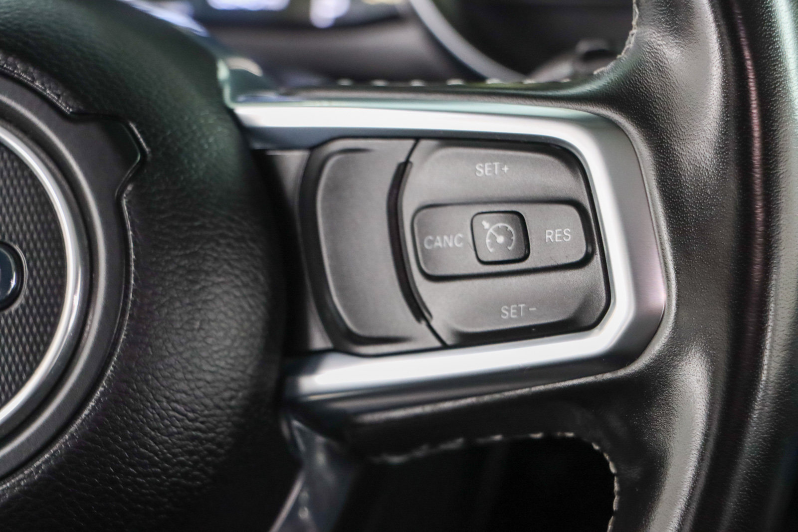 Used 2022 Jeep Wrangler Unlimited Sahara w/ Cold Weather Group AWD/4WD image 16