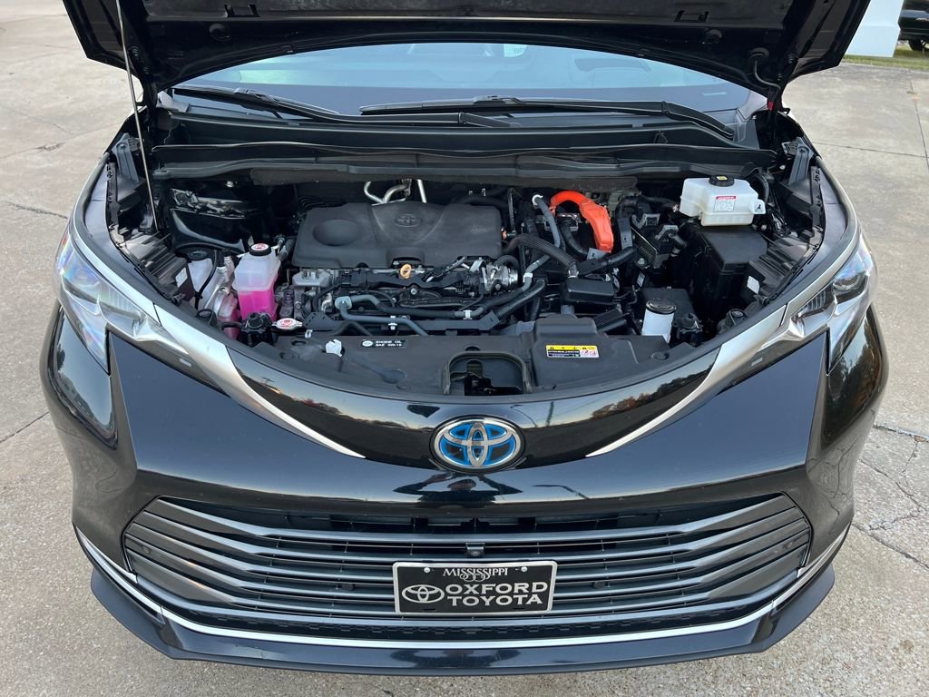 Used 2022 Toyota Sienna Platinum image 18