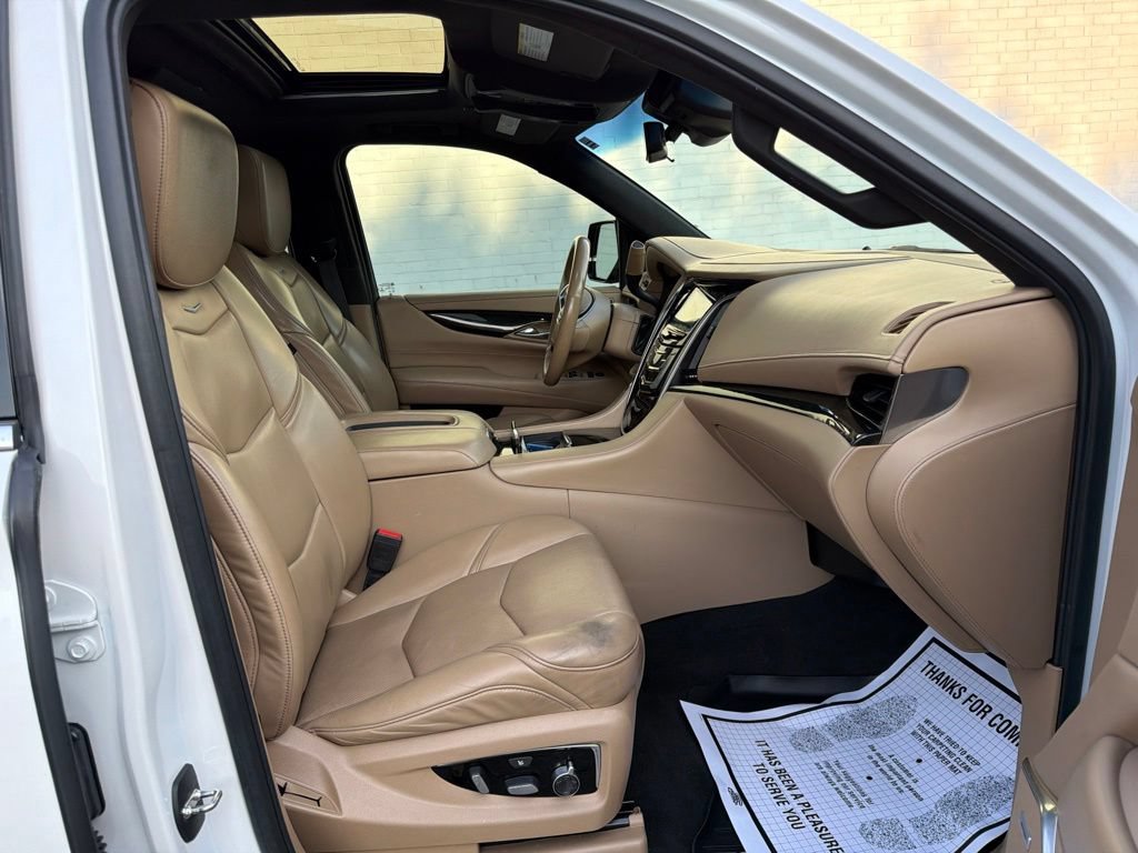 Used 2019 Cadillac Escalade Platinum AWD/4WD image 14
