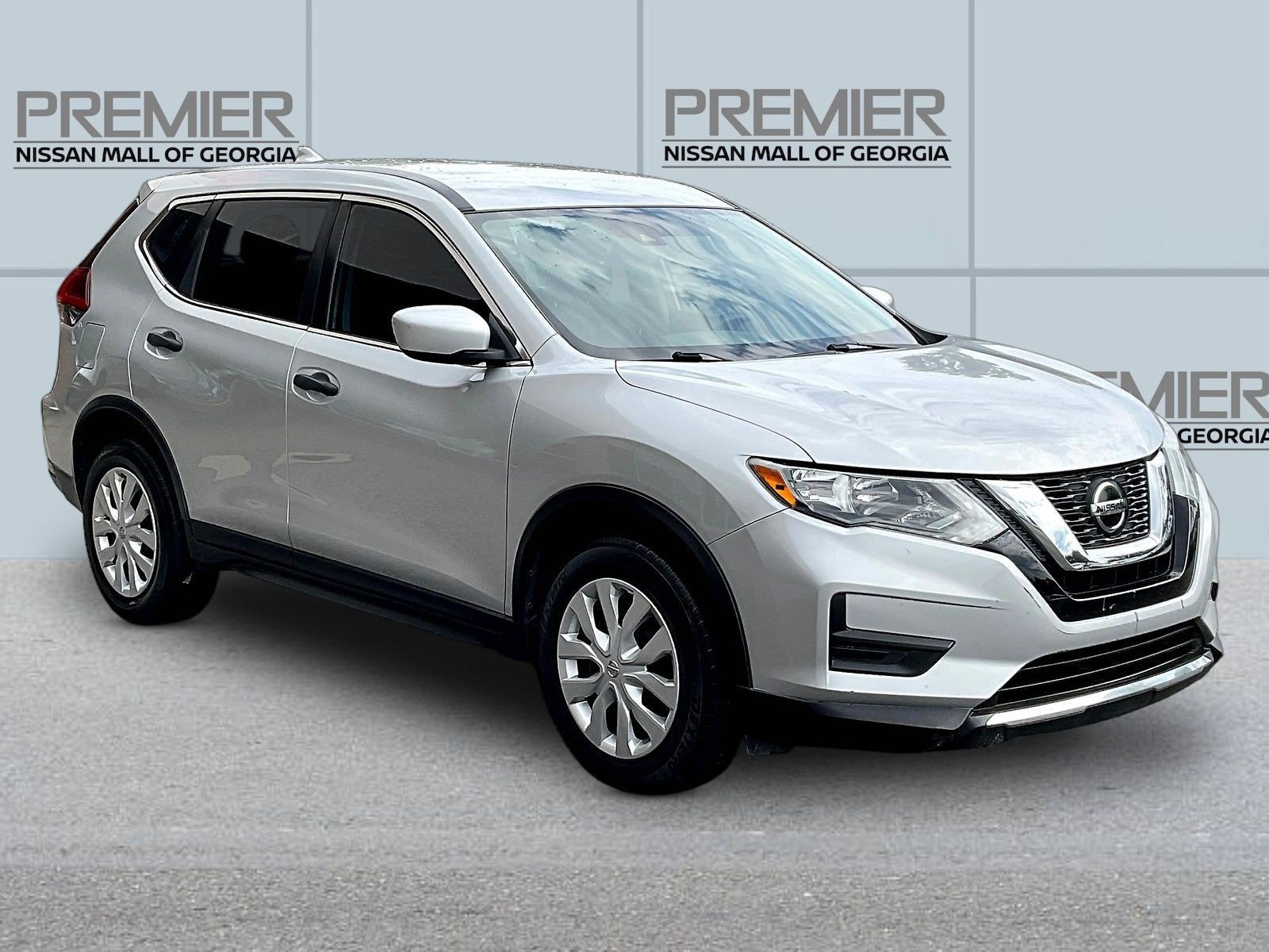 Used 2019 Nissan Rogue S FWD image 3