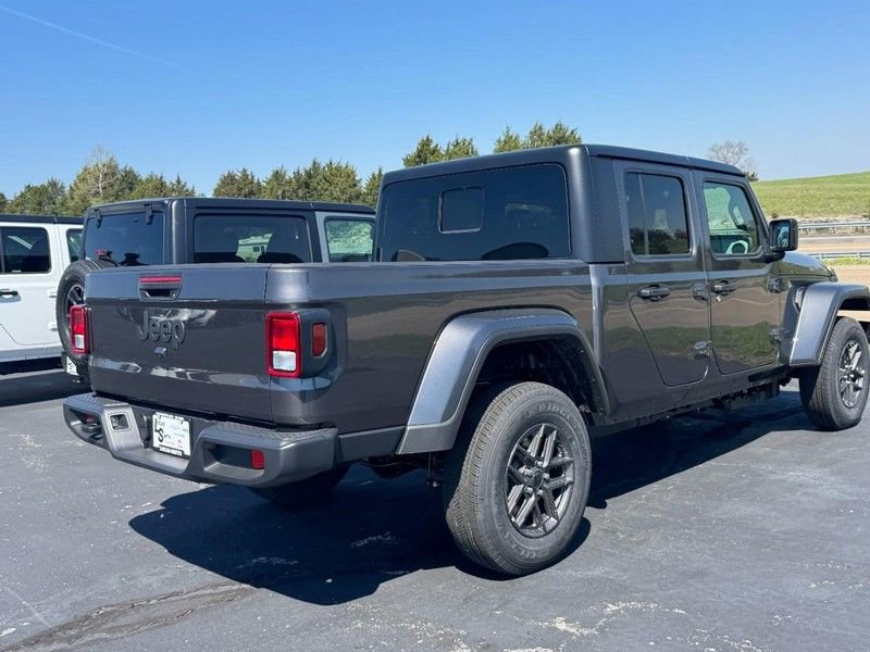 New 2026 Jeep Gladiator Sport AWD/4WD image 3