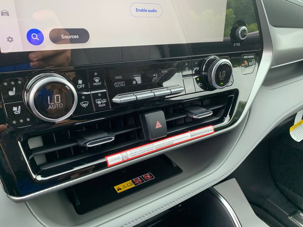 New 2026 Toyota Highlander Platinum AWD/4WD image 23