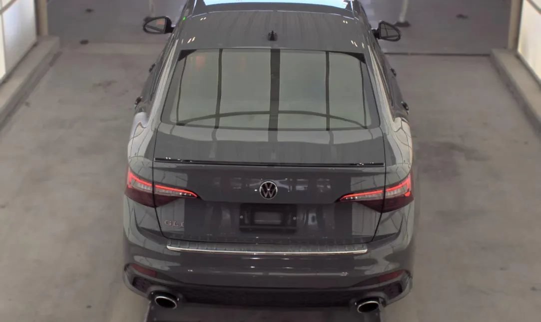 Used 2024 Volkswagen Jetta GLI 40th Anniversary Edition FWD image 5