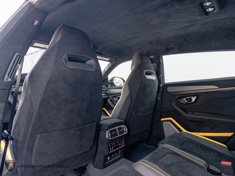 Used 2023 Lamborghini Urus Performante AWD/4WD image 37