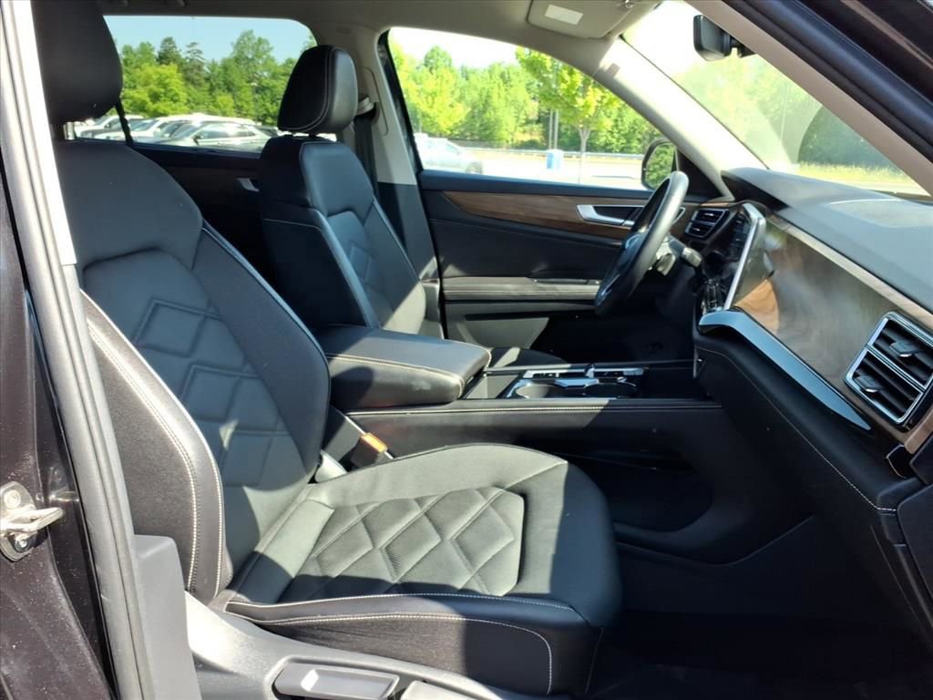 Used 2025 Volkswagen Atlas SE FWD image 27