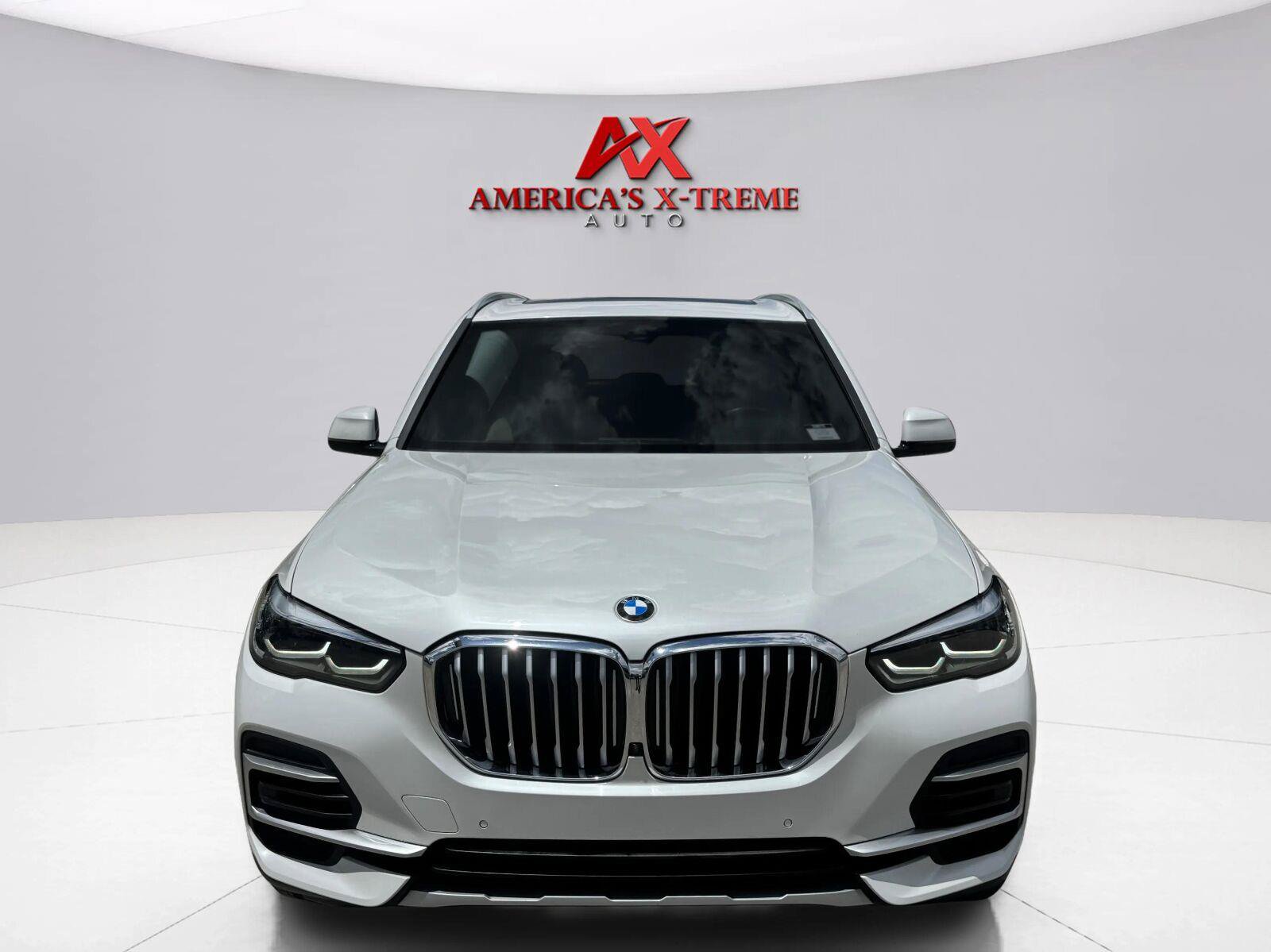 Used 2022 BMW X5 xDrive40i w/ Premium Package AWD/4WD image 9