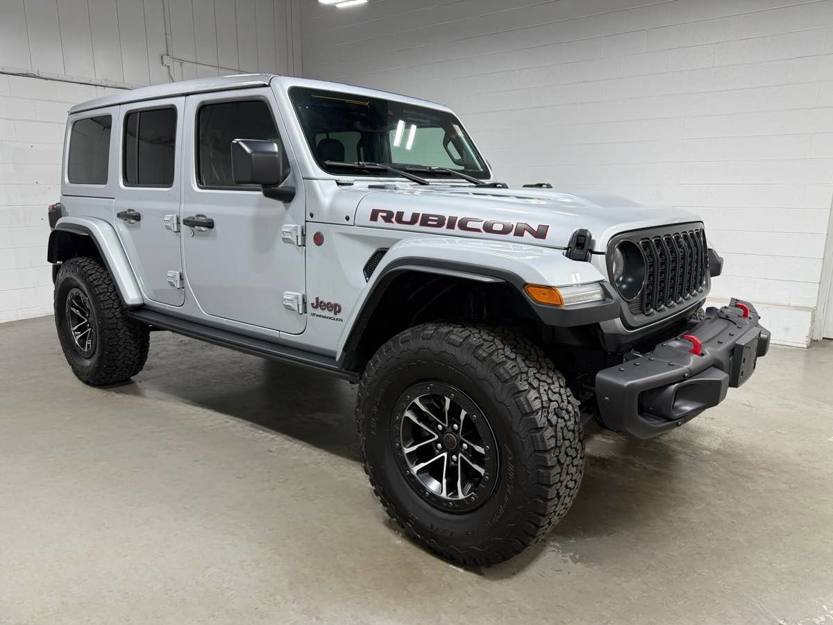 Used 2024 Jeep Wrangler Unlimited Rubicon image 3