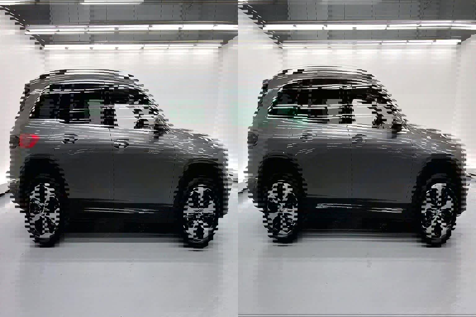 Used 2025 Mercedes-Benz GLB 250 image 5