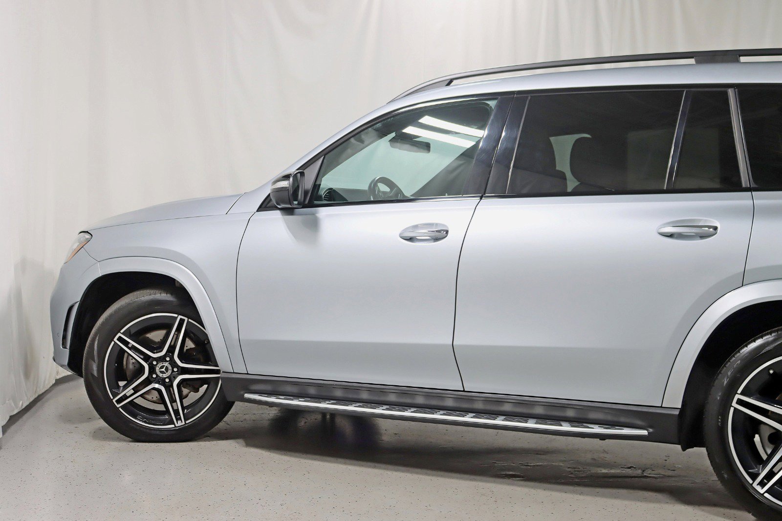 Used 2022 Mercedes-Benz GLS 450 4MATIC w/ AMG Line Exterior image 11