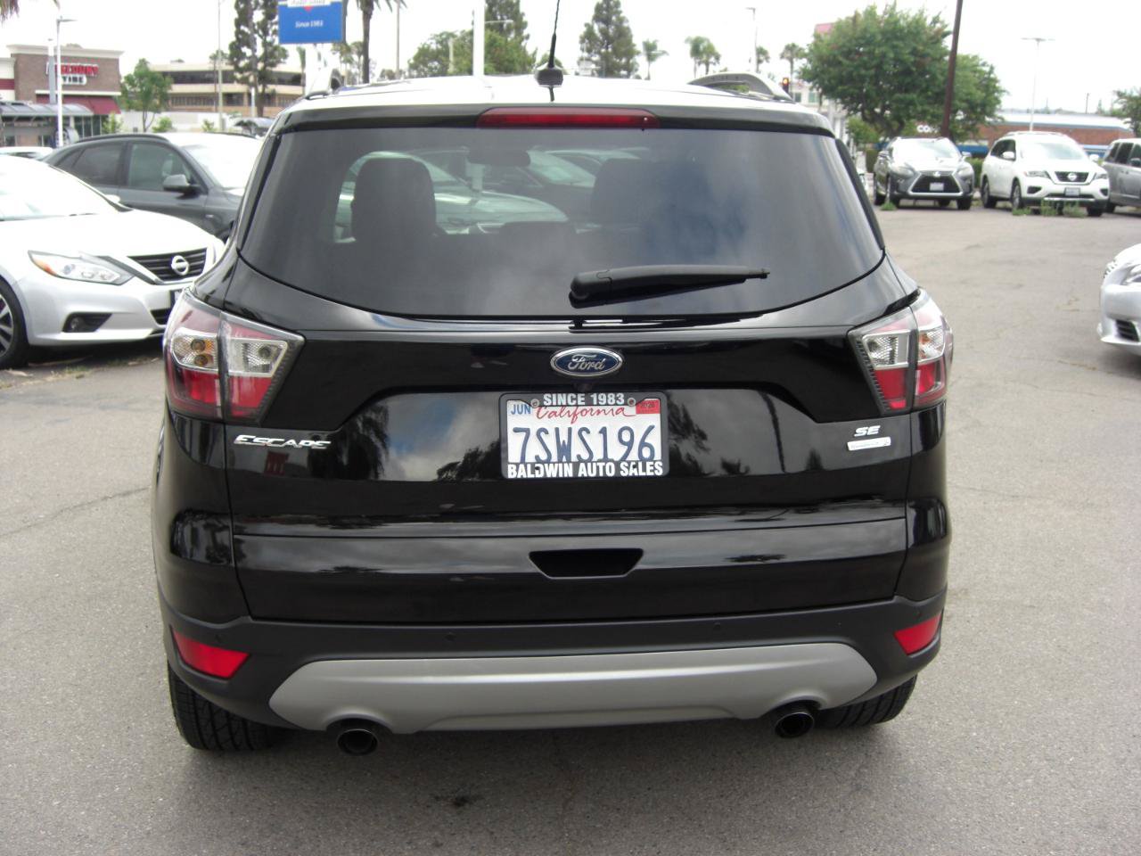 Used 2017 Ford Escape SE w/ Equipment Group 201A FWD image 12