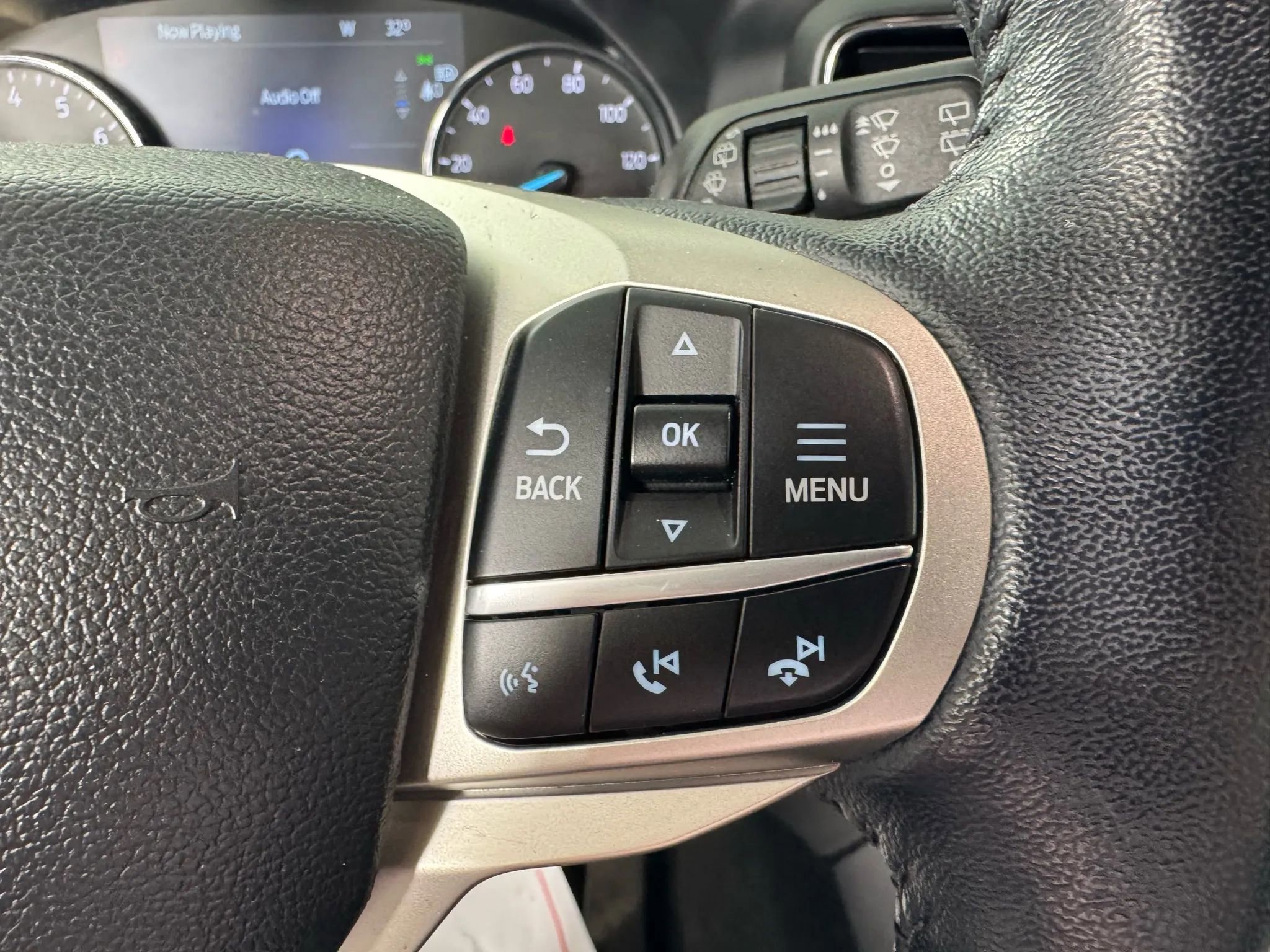 Used 2022 Ford Explorer XLT w/ Equipment Group 202A image 16