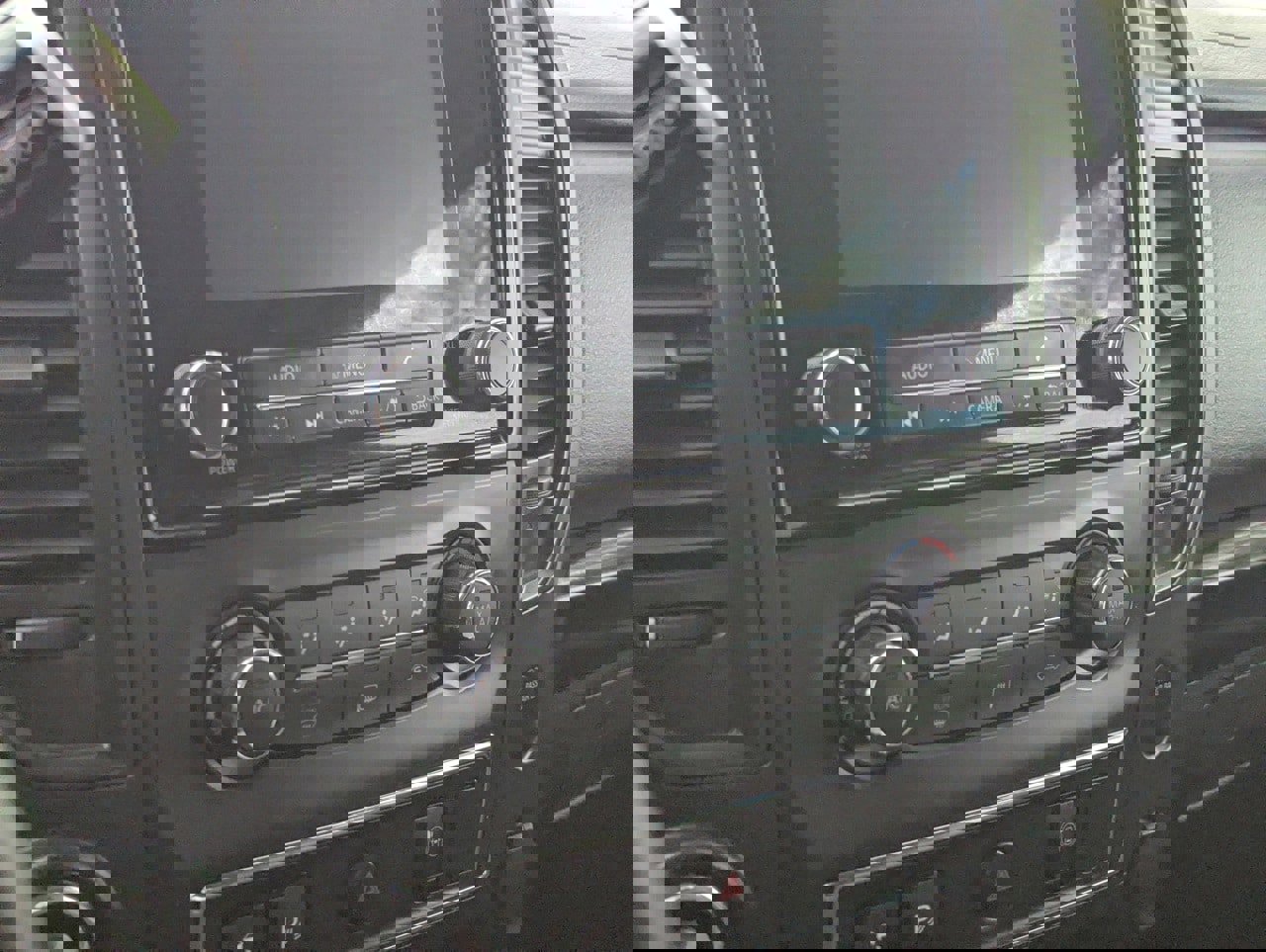 Certified 2022 Nissan Titan SV image 25