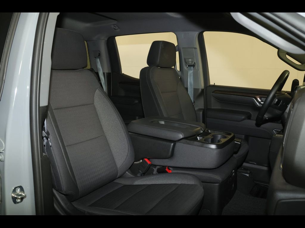 Used 2024 Chevrolet Silverado 1500 LT image 32