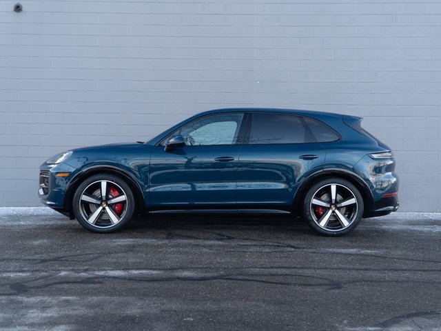 New 2026 Porsche Cayenne GTS image 2
