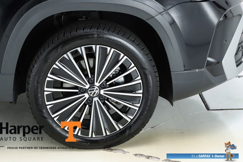 Used 2025 Volkswagen Taos SE image 51