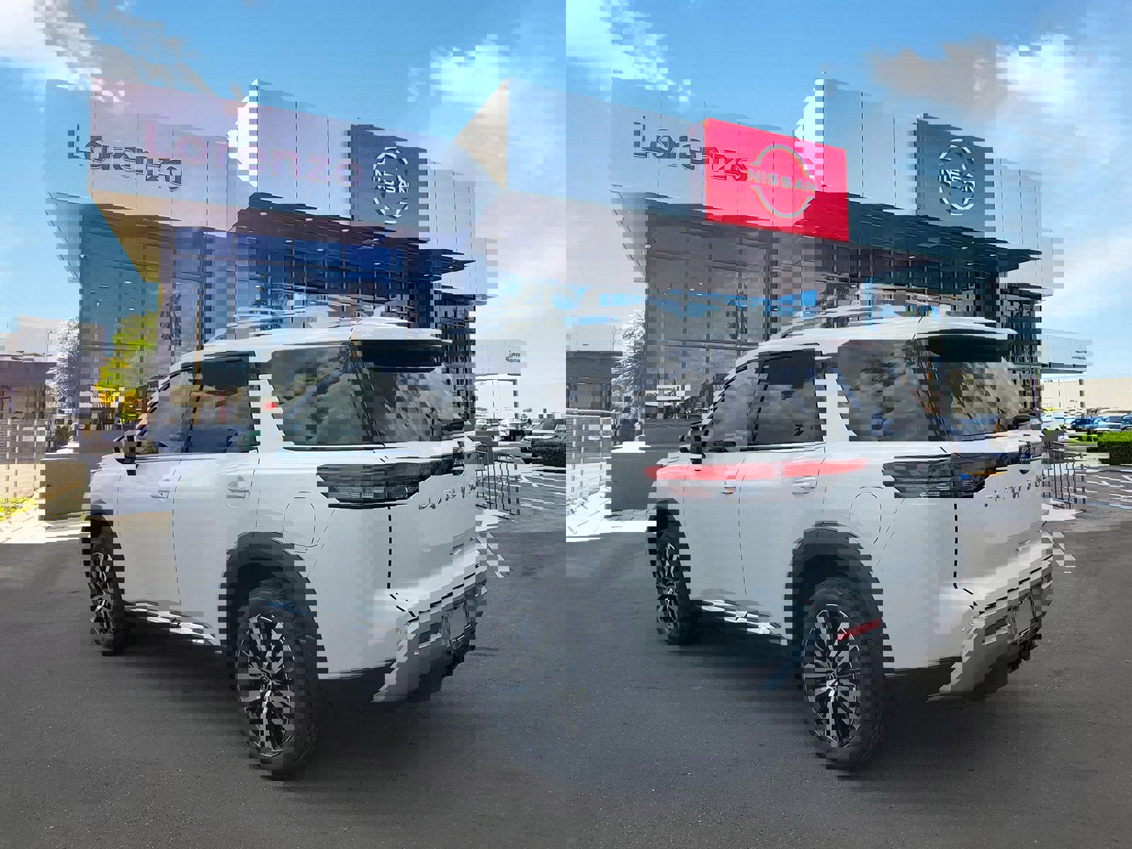 New 2025 Nissan Pathfinder Platinum image 6