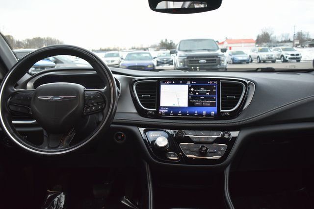 Used 2021 Chrysler Pacifica Limited w/ S Appearance Package image 41