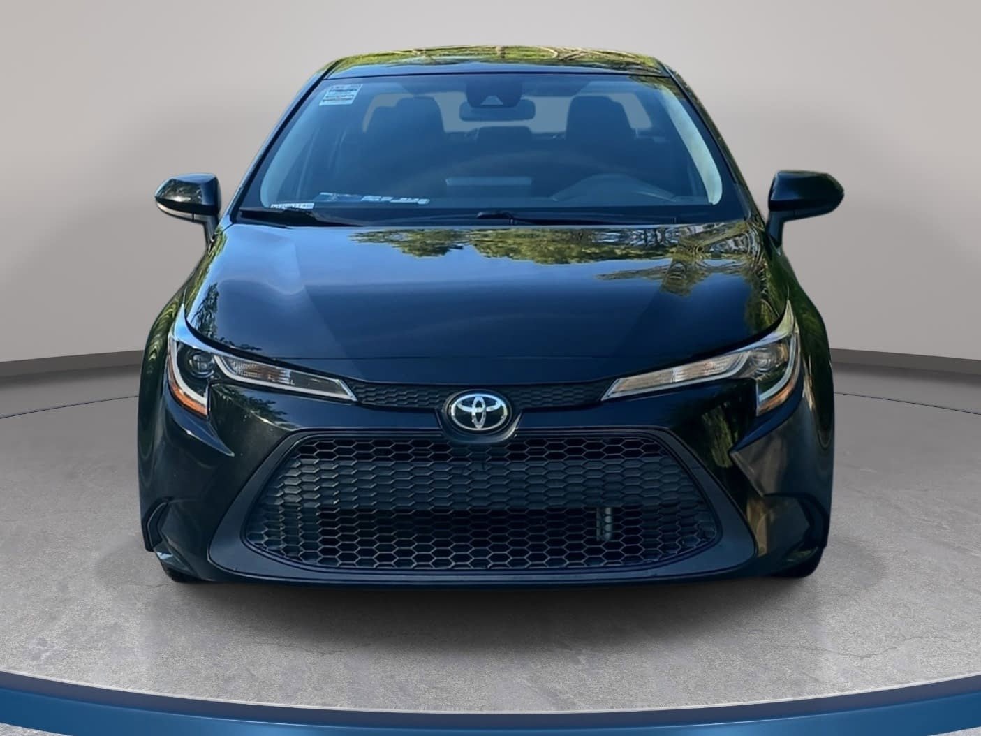 Used 2022 Toyota Corolla LE image 2