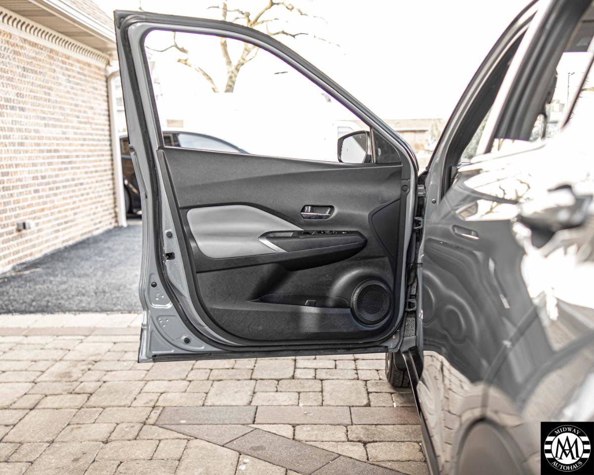 Used 2021 Nissan Kicks SR w/ SR Premium Package FWD image 61