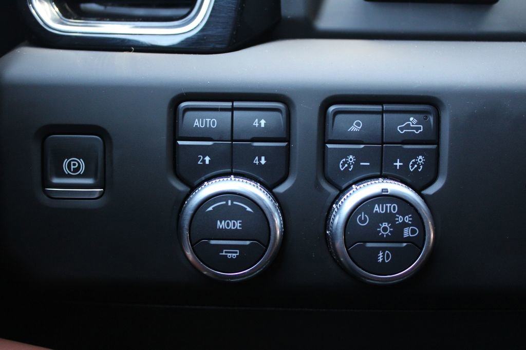 Used 2025 GMC Sierra 3500 Denali Ultimate image 24