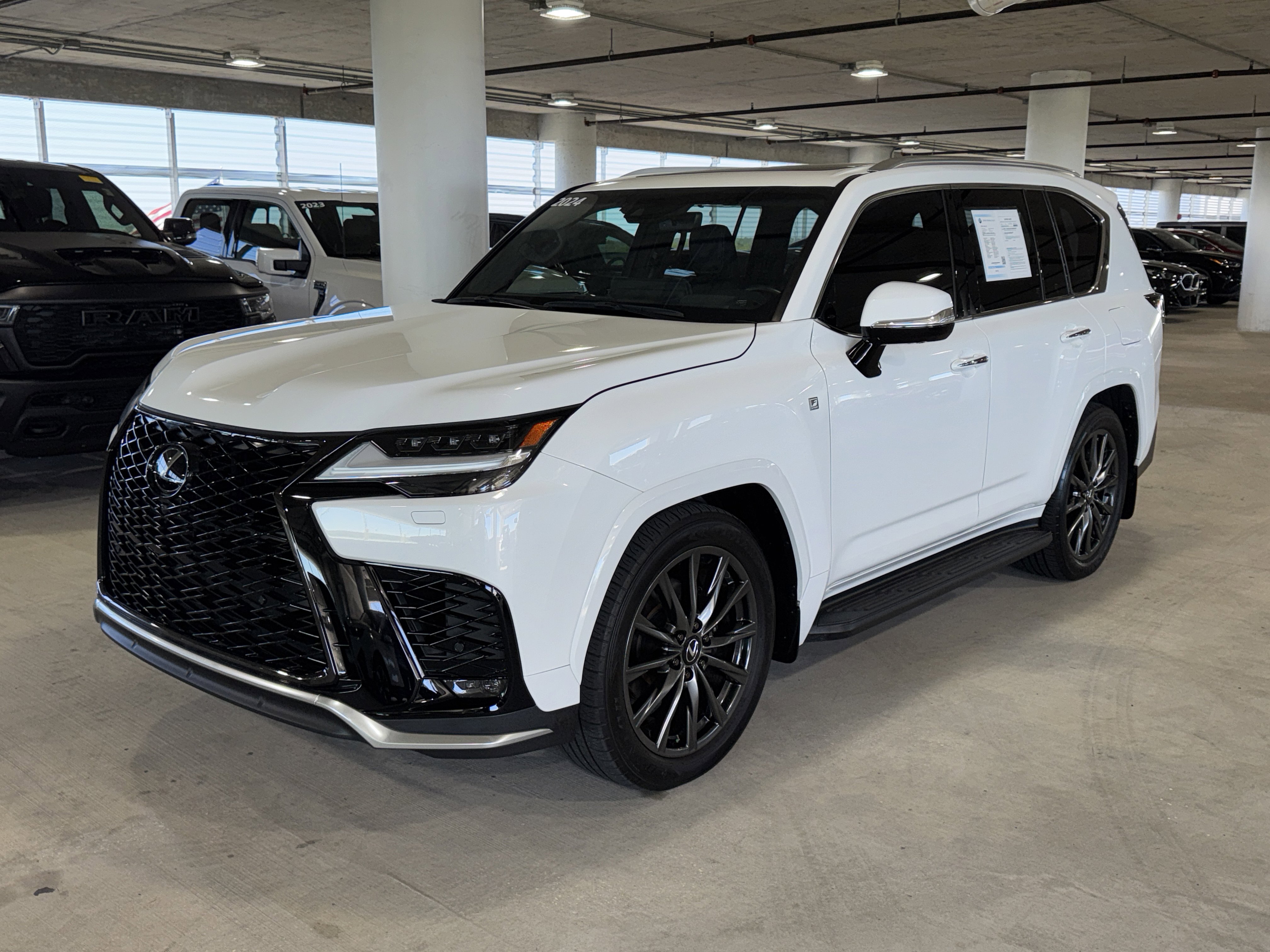 Used 2024 Lexus LX 600 F Sport image 4
