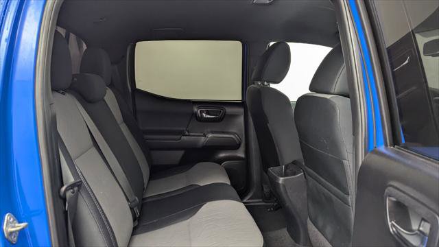 Used 2021 Toyota Tacoma TRD Sport w/ Technology Package image 18